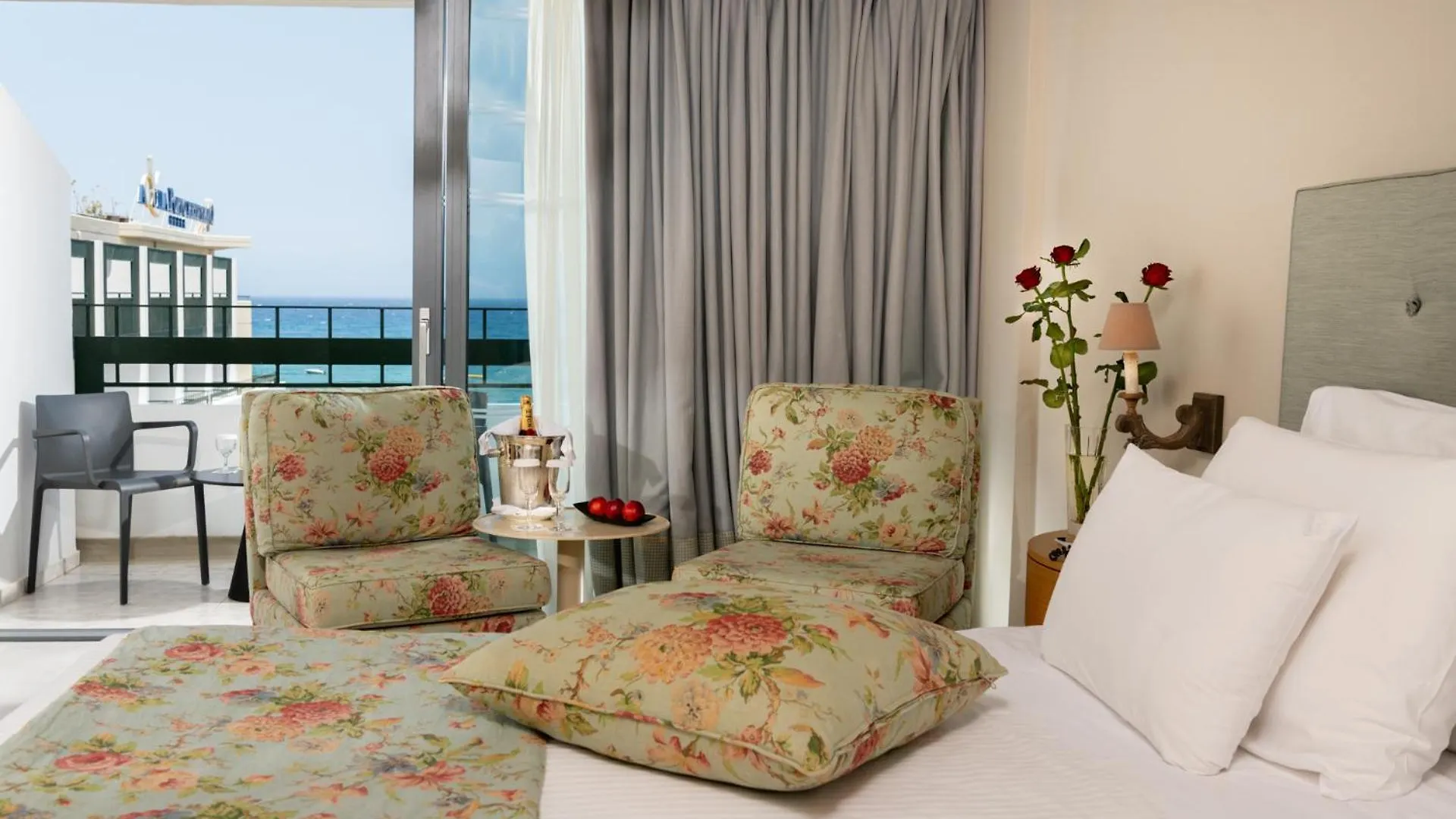 Отель Aquila Porto Rethymno