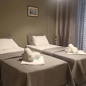 https://thess-rooms-agion-panton-12.hotelschalkidiki.net