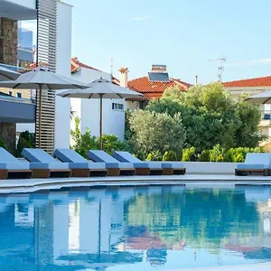 κάντε κράτηση εδώ